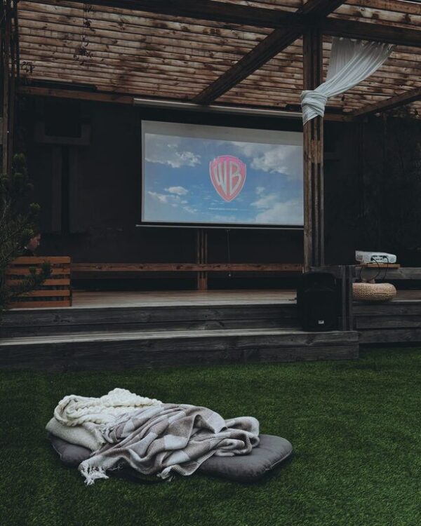 How to Plan the Perfect Screen-Light Evening at Home