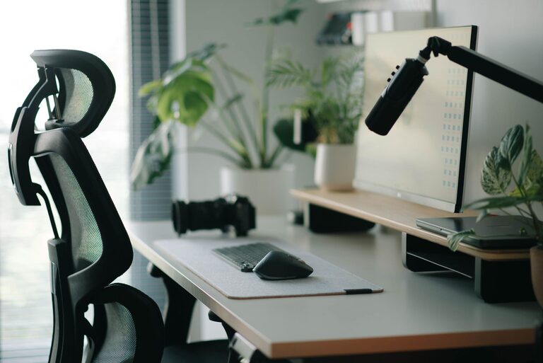 Desk Setup Tips for Focus and Comfort